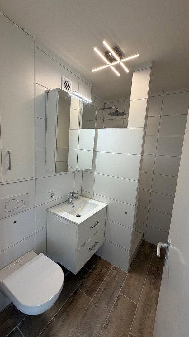 Pronájem bytu 2+1 38 m², Zeppelinstr. 36, Augsburg, Bavorsko Pronájem bytu 2+1 38 m², Zeppelinstr. 36, Augsburg, Bavorsko
