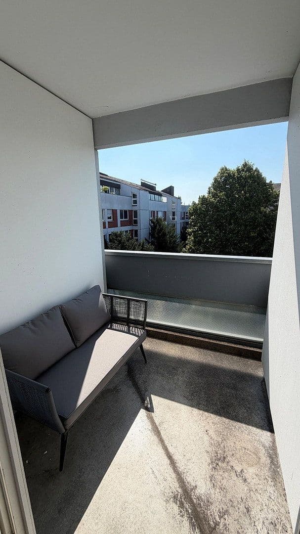 Pronájem bytu 2+1 38 m², Zeppelinstr. 36, Augsburg, Bavorsko Pronájem bytu 2+1 38 m², Zeppelinstr. 36, Augsburg, Bavorsko