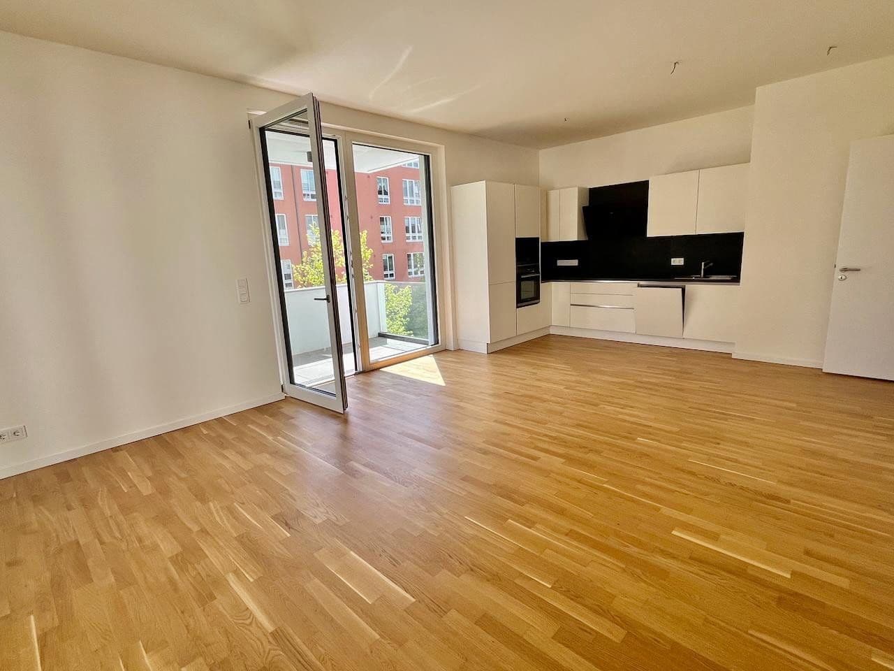 Prodej bytu 4+1 113 m², Heisenbergstraße 3, Berlin, Berlín Prodej bytu 4+1 113 m², Heisenbergstraße 3, Berlin, Berlín