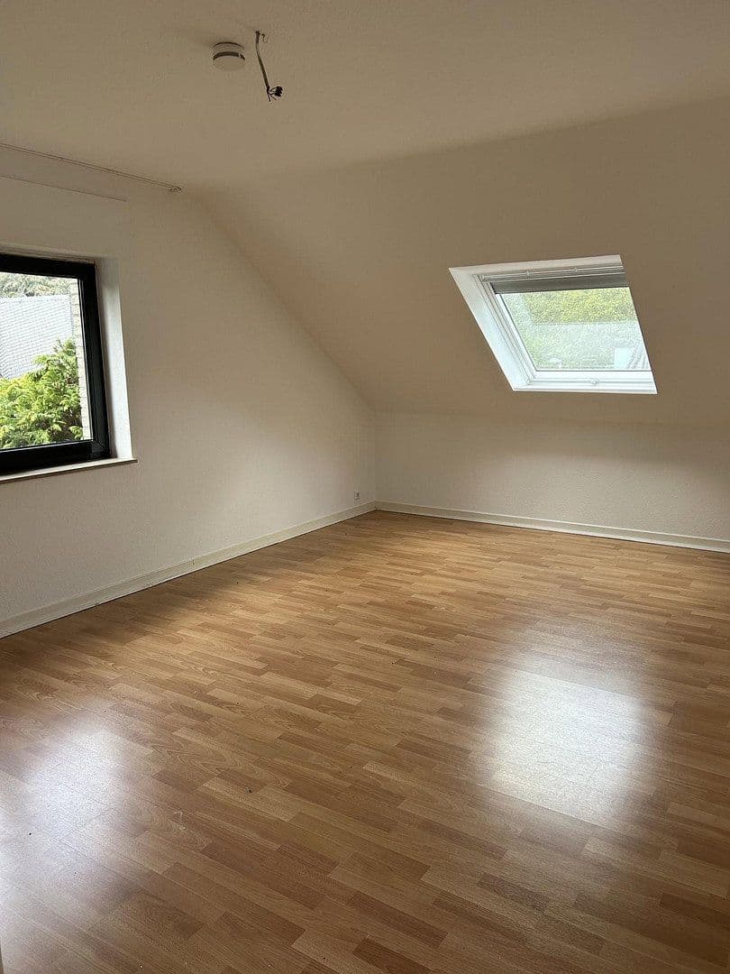 Prodej domu 245 m², pozemek 1.130 m², Am Waldpark, Köln, Severní Porýní-Vestfálsko Prodej domu 245 m², pozemek 1.130 m², Am Waldpark, Köln, Severní Porýní-Vestfálsko