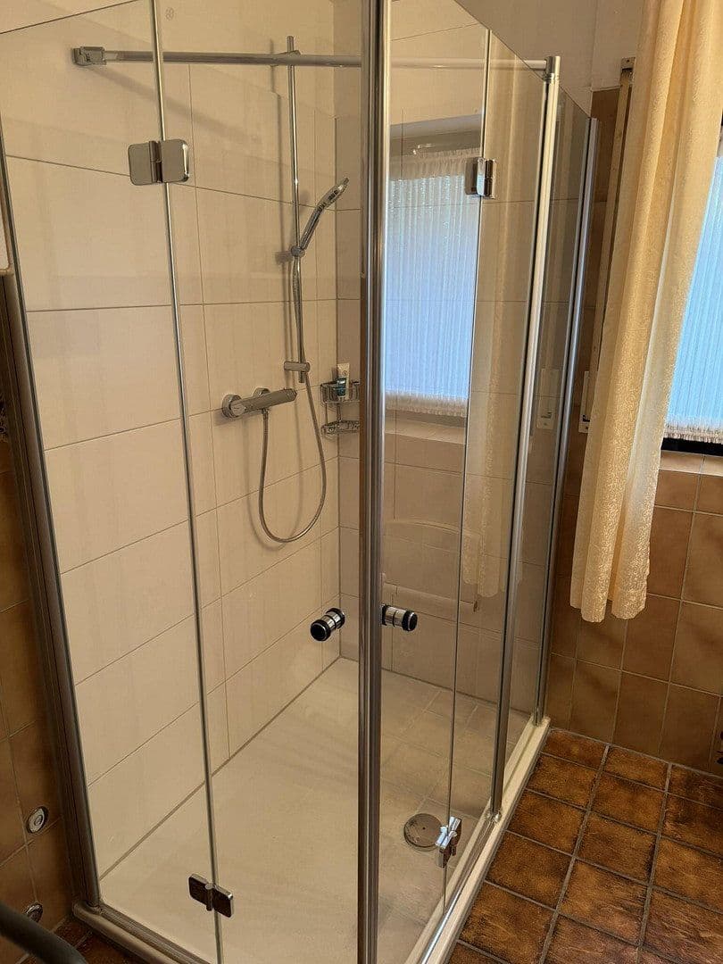 Prodej domu 245 m², pozemek 1.130 m², Am Waldpark, Köln, Severní Porýní-Vestfálsko Prodej domu 245 m², pozemek 1.130 m², Am Waldpark, Köln, Severní Porýní-Vestfálsko