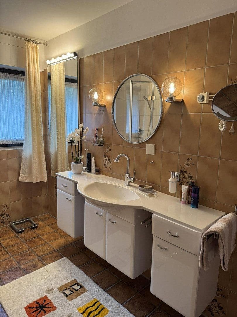 Prodej domu 245 m², pozemek 1.130 m², Am Waldpark, Köln, Severní Porýní-Vestfálsko Prodej domu 245 m², pozemek 1.130 m², Am Waldpark, Köln, Severní Porýní-Vestfálsko