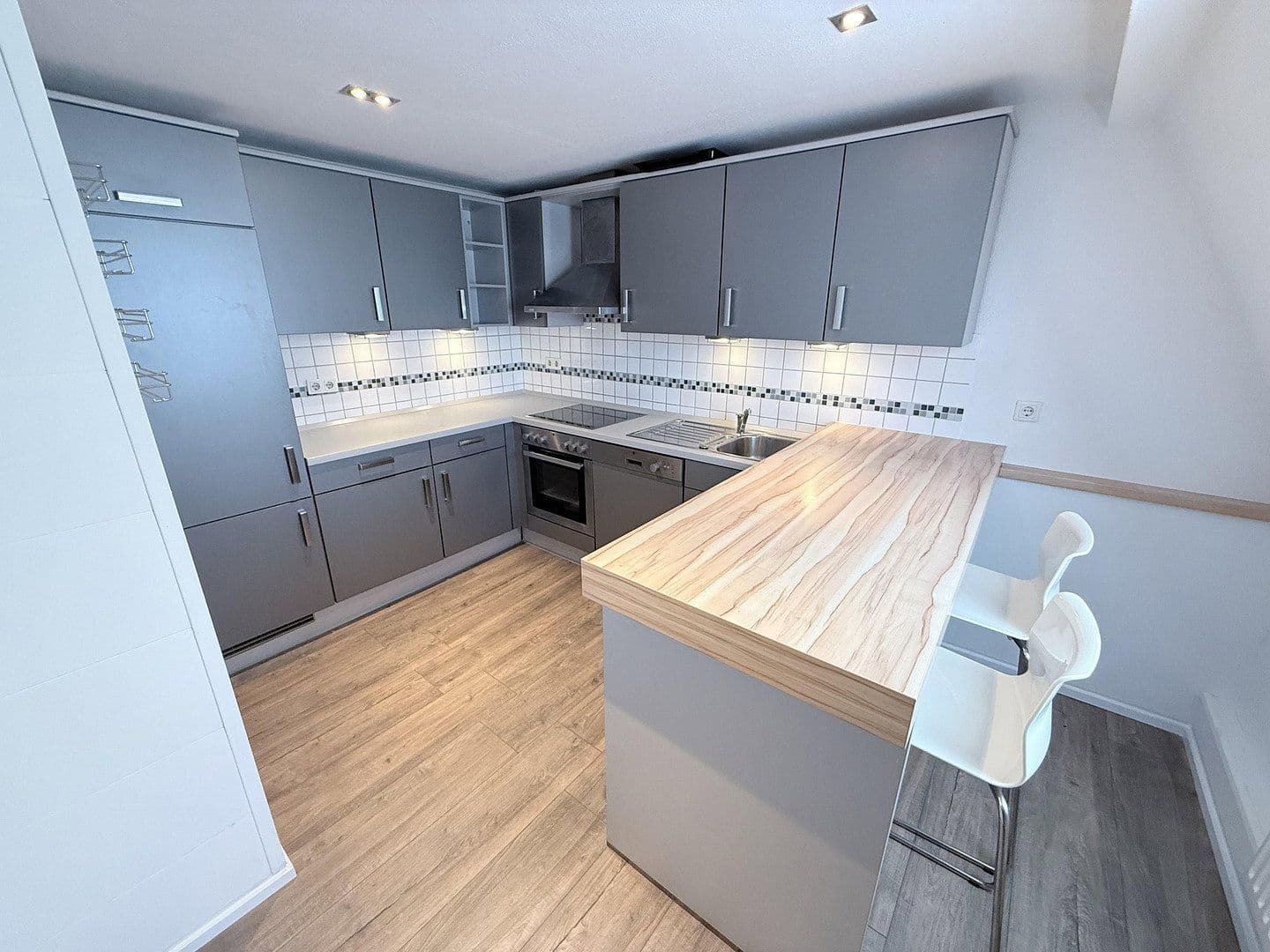 Pronájem bytu 2+1 55 m², Jacobistrasse 24, Bremerhaven, Bremen Pronájem bytu 2+1 55 m², Jacobistrasse 24, Bremerhaven, Bremen