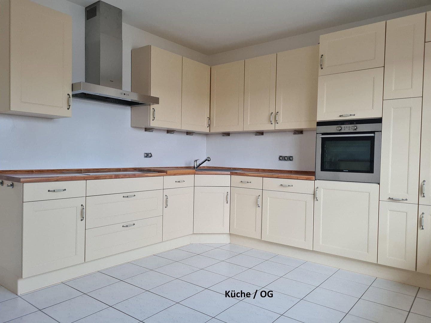 Prodej bytu 6+1 187 m², Auguste-Schmidt-Straße 38, Zweibrücken, Porýní-Falc Prodej bytu 6+1 187 m², Auguste-Schmidt-Straße 38, Zweibrücken, Porýní-Falc