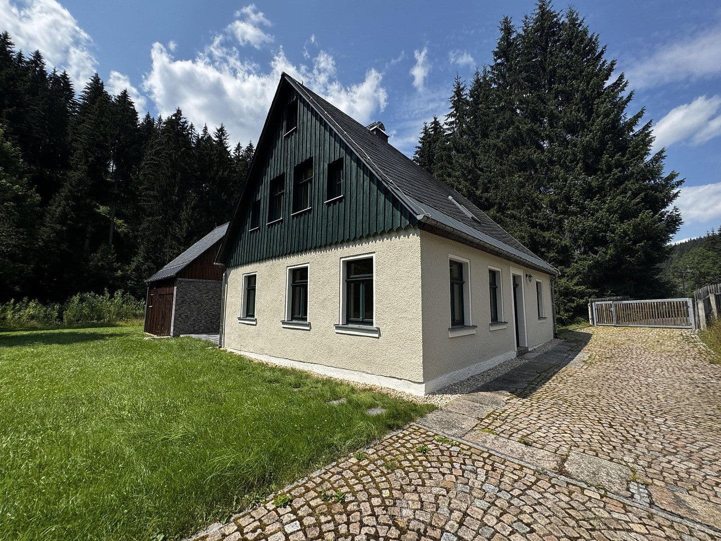 Prodej domu 268 m², pozemek 10.000 m², Eibenstock, Sasko Prodej domu 268 m², pozemek 10.000 m², Eibenstock, Sasko
