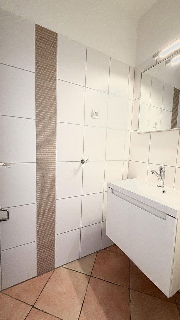 Prodej bytu 3+1 75 m², Ritterfelddamm 114b, Berlin, Berlín Prodej bytu 3+1 75 m², Ritterfelddamm 114b, Berlin, Berlín