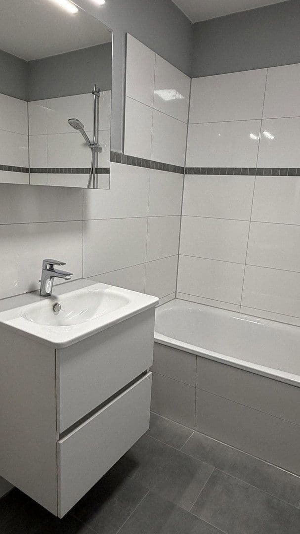 Prodej bytu 3+1 75 m², Ritterfelddamm 114b, Berlin, Berlín Prodej bytu 3+1 75 m², Ritterfelddamm 114b, Berlin, Berlín