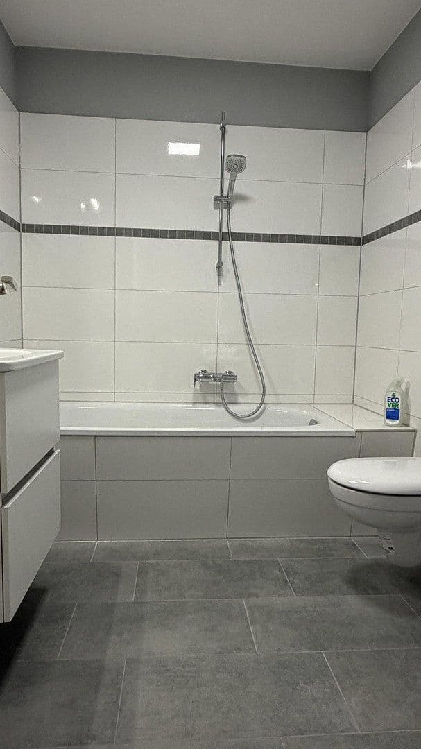 Prodej bytu 3+1 75 m², Ritterfelddamm 114b, Berlin, Berlín Prodej bytu 3+1 75 m², Ritterfelddamm 114b, Berlin, Berlín