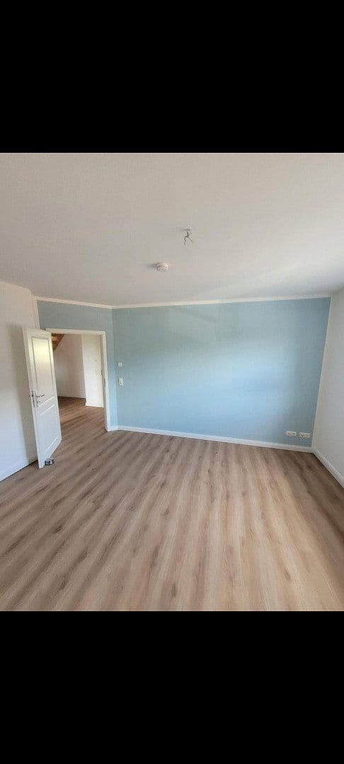 Pronájem bytu 5+1 155 m², Franzdorfer Weg 22, Schiphorst, Šlesvicko-Holštýnsko Pronájem bytu 5+1 155 m², Franzdorfer Weg 22, Schiphorst, Šlesvicko-Holštýnsko