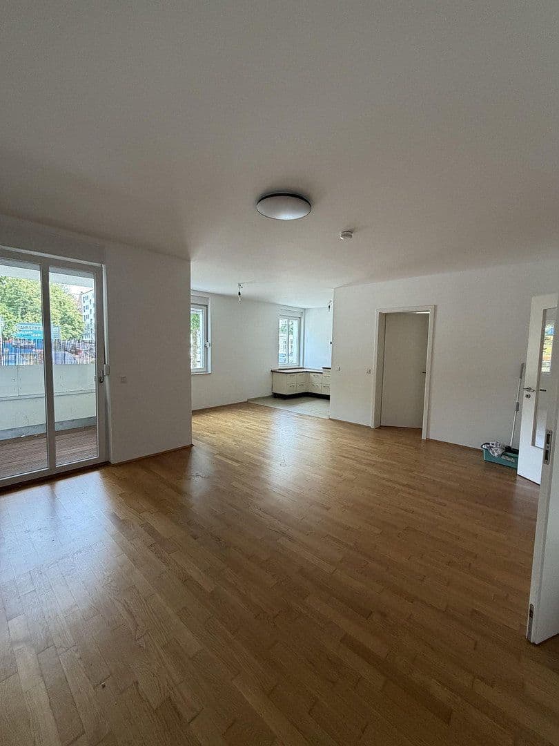 Pronájem bytu 2+1 82 m², Richard-Sorge-Str. 52, Berlin, Berlín Pronájem bytu 2+1 82 m², Richard-Sorge-Str. 52, Berlin, Berlín