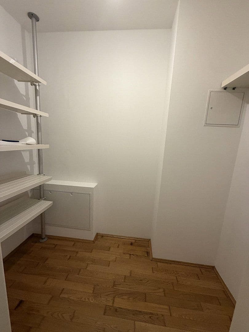Pronájem bytu 2+1 82 m², Richard-Sorge-Str. 52, Berlin, Berlín Pronájem bytu 2+1 82 m², Richard-Sorge-Str. 52, Berlin, Berlín