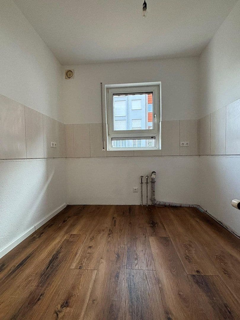 Pronájem bytu 2+1 70 m², Berliner Straße, Schwalbach am Taunus, Hessen Pronájem bytu 2+1 70 m², Berliner Straße, Schwalbach am Taunus, Hessen