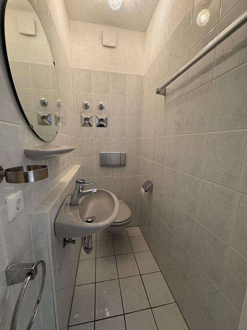 Pronájem bytu 2+1 70 m², Berliner Straße, Schwalbach am Taunus, Hessen Pronájem bytu 2+1 70 m², Berliner Straße, Schwalbach am Taunus, Hessen