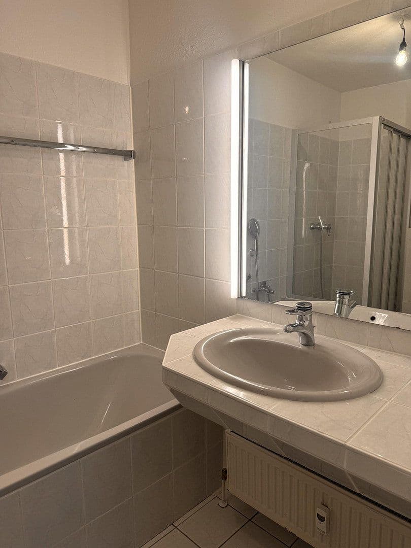 Pronájem bytu 2+1 70 m², Berliner Straße, Schwalbach am Taunus, Hessen Pronájem bytu 2+1 70 m², Berliner Straße, Schwalbach am Taunus, Hessen