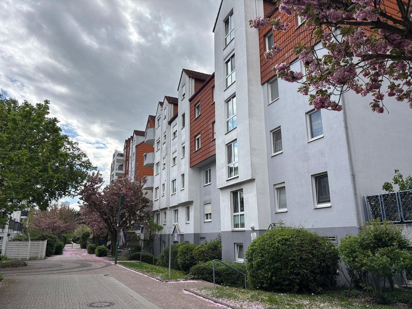 Pronájem bytu 2+1 70 m², Berliner Straße, Schwalbach am Taunus, Hessen Pronájem bytu 2+1 70 m², Berliner Straße, Schwalbach am Taunus, Hessen