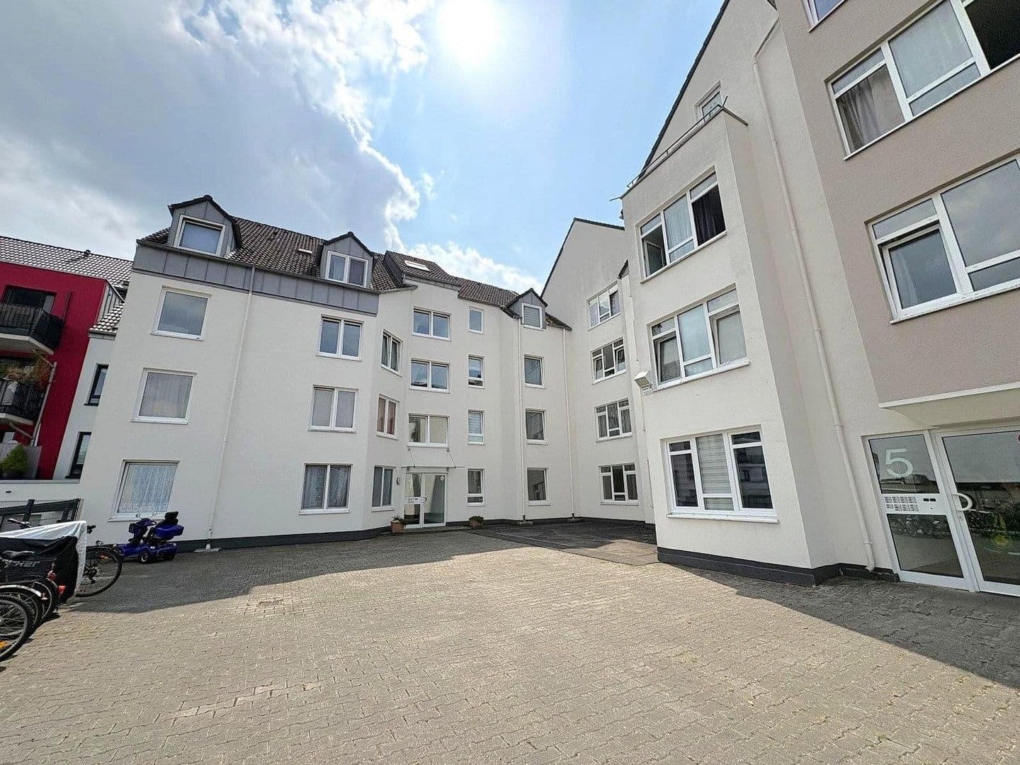 Prodej bytu 2+1 52 m², Richrather Str. 1, Langenfeld (Rheinland), Severní Porýní-Vestfálsko Prodej bytu 2+1 52 m², Richrather Str. 1, Langenfeld (Rheinland), Severní Porýní-Vestfálsko