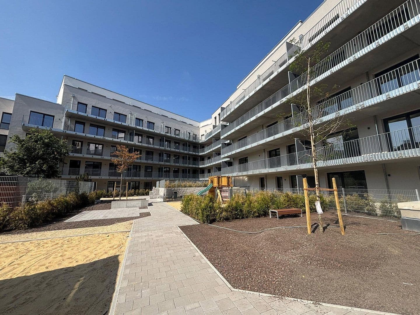 Pronájem bytu 1+1 33 m², Schweinauer Hauptstraße 1, Nürnberg, Bavorsko Pronájem bytu 1+1 33 m², Schweinauer Hauptstraße 1, Nürnberg, Bavorsko