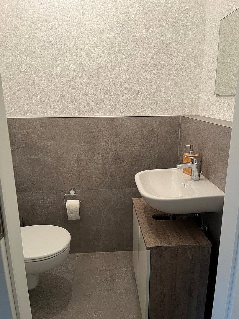 Pronájem bytu 3+1 89 m², Schopfheimerstr. 20, Lörrach, Bádensko-Württembersko Pronájem bytu 3+1 89 m², Schopfheimerstr. 20, Lörrach, Bádensko-Württembersko