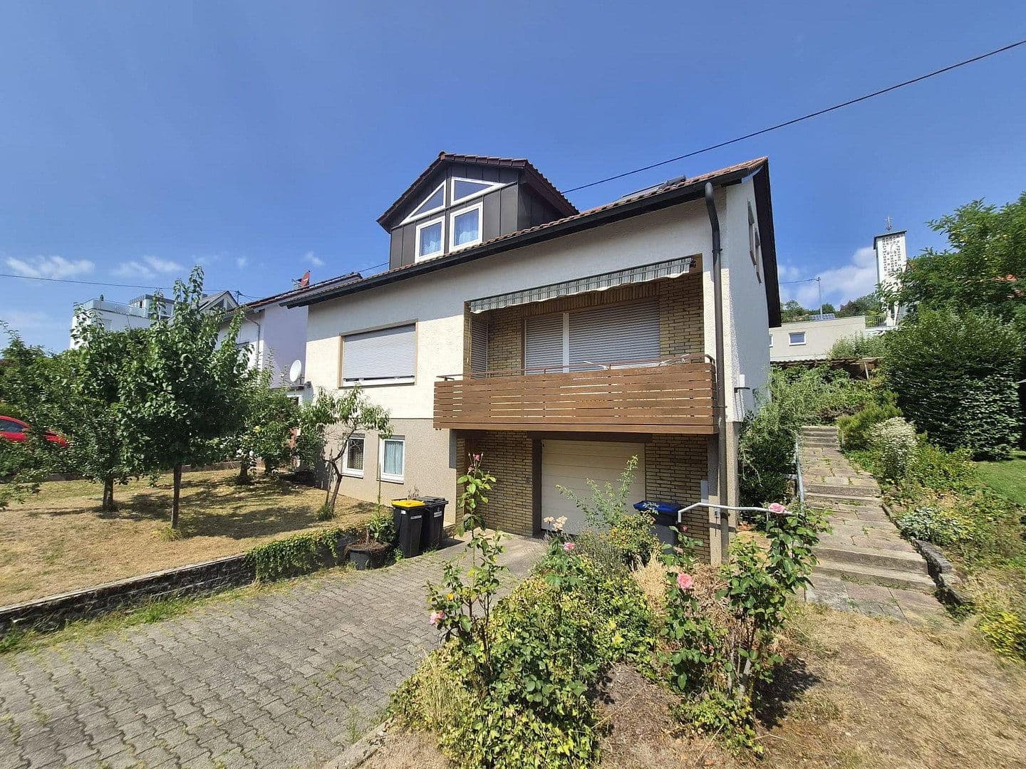 Prodej domu 152 m², pozemek 437 m², Ammerstraße 20, Nürtingen, Bádensko-Württembersko Prodej domu 152 m², pozemek 437 m², Ammerstraße 20, Nürtingen, Bádensko-Württembersko