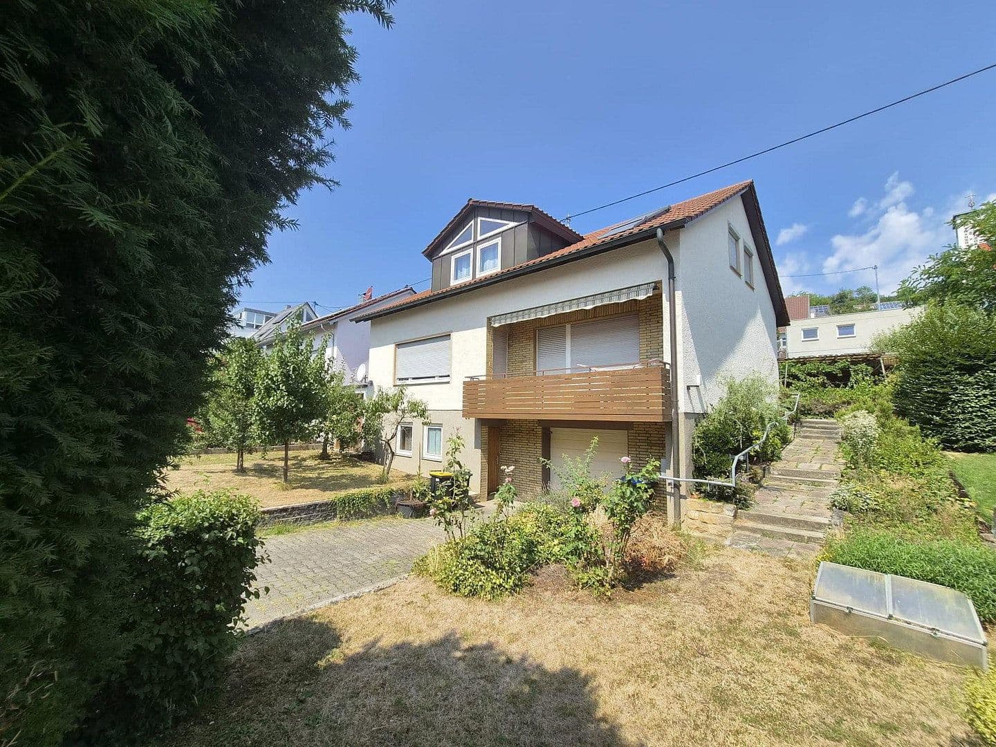 Prodej domu 152 m², pozemek 437 m², Ammerstraße 20, Nürtingen, Bádensko-Württembersko Prodej domu 152 m², pozemek 437 m², Ammerstraße 20, Nürtingen, Bádensko-Württembersko