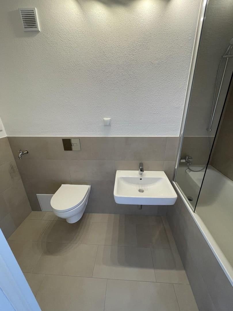 Pronájem bytu 3+1 80 m², Wiesbaden, Hessen Pronájem bytu 3+1 80 m², Wiesbaden, Hessen