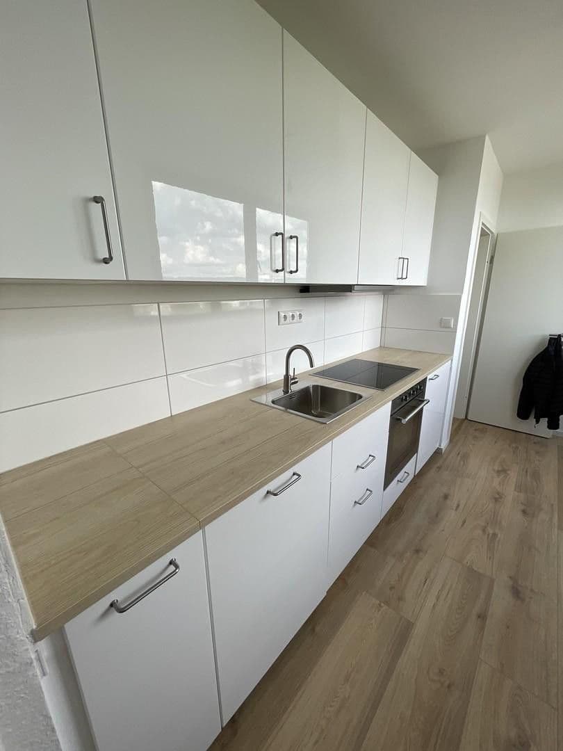 Pronájem bytu 3+1 80 m², Wiesbaden, Hessen Pronájem bytu 3+1 80 m², Wiesbaden, Hessen