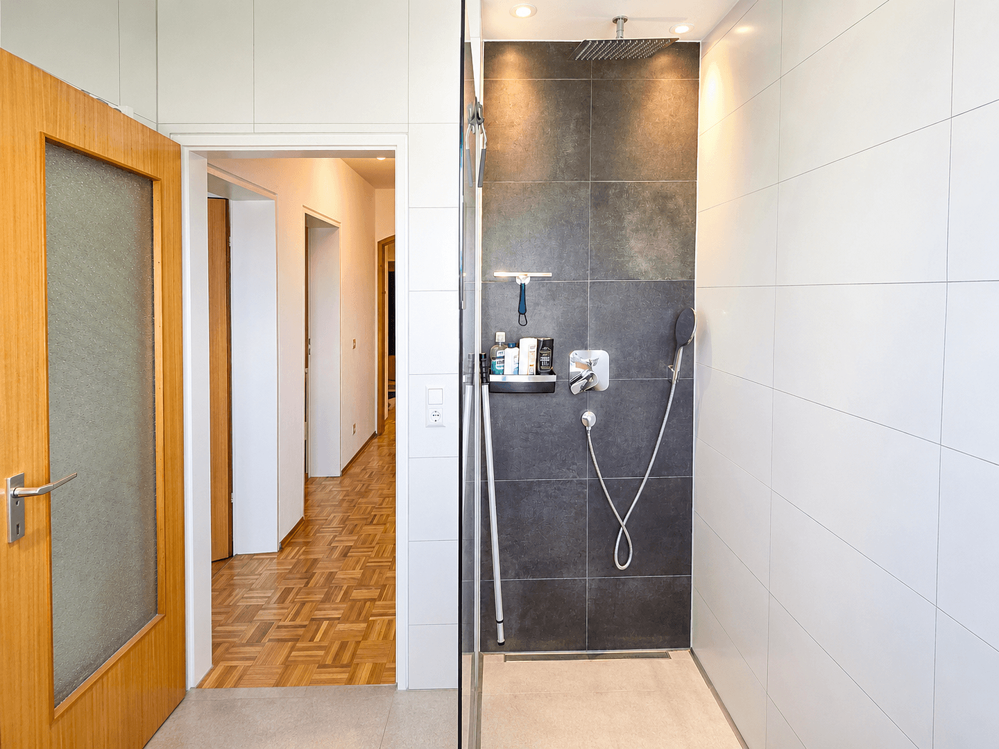 Pronájem bytu 4+1 80 m², Gaggstraße 3, Friedrichshafen, Bádensko-Württembersko Pronájem bytu 4+1 80 m², Gaggstraße 3, Friedrichshafen, Bádensko-Württembersko