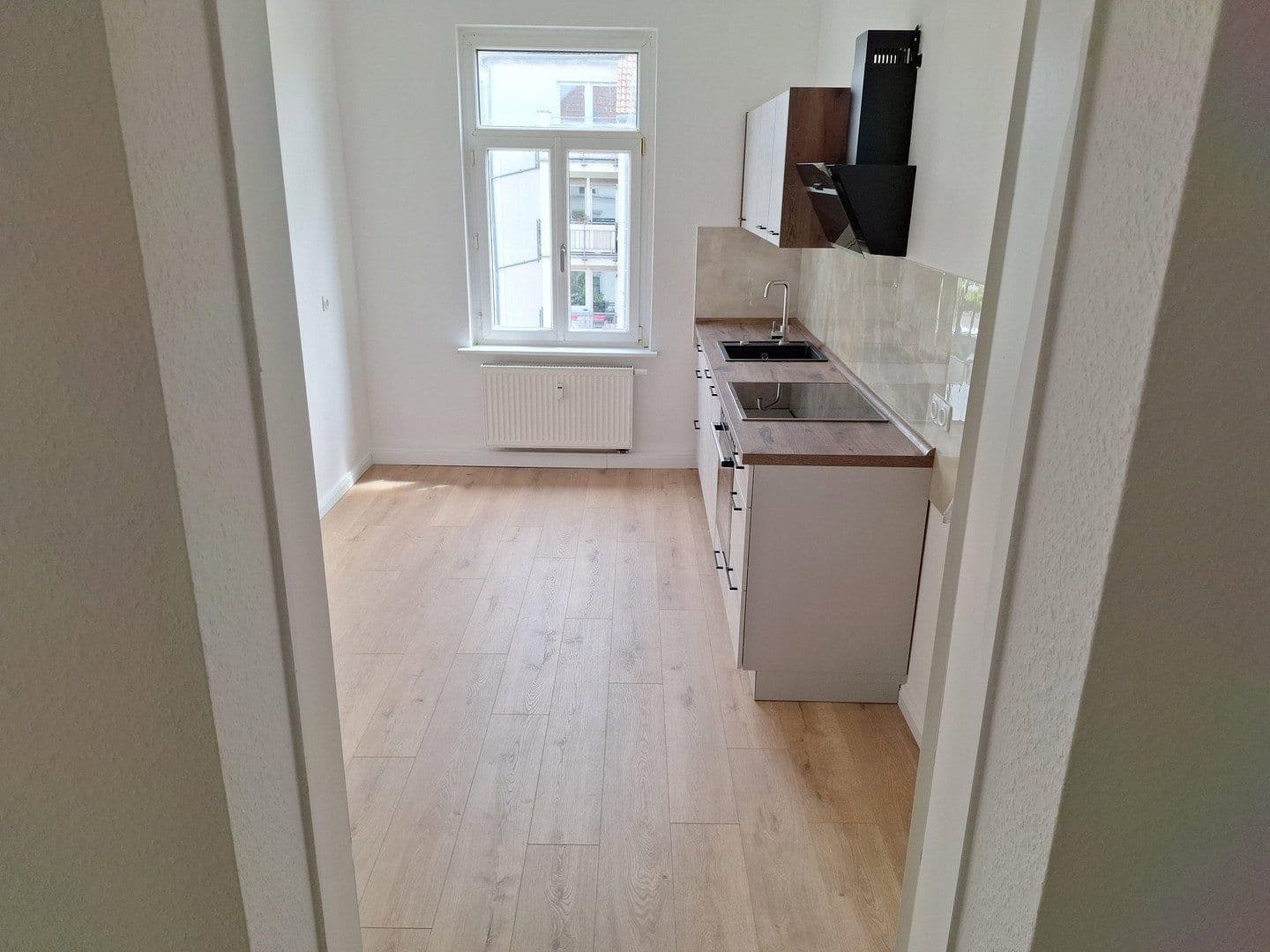 Pronájem bytu 3+1 74 m², Albert-Vollsack-Straße 2, Leipzig, Sasko Pronájem bytu 3+1 74 m², Albert-Vollsack-Straße 2, Leipzig, Sasko