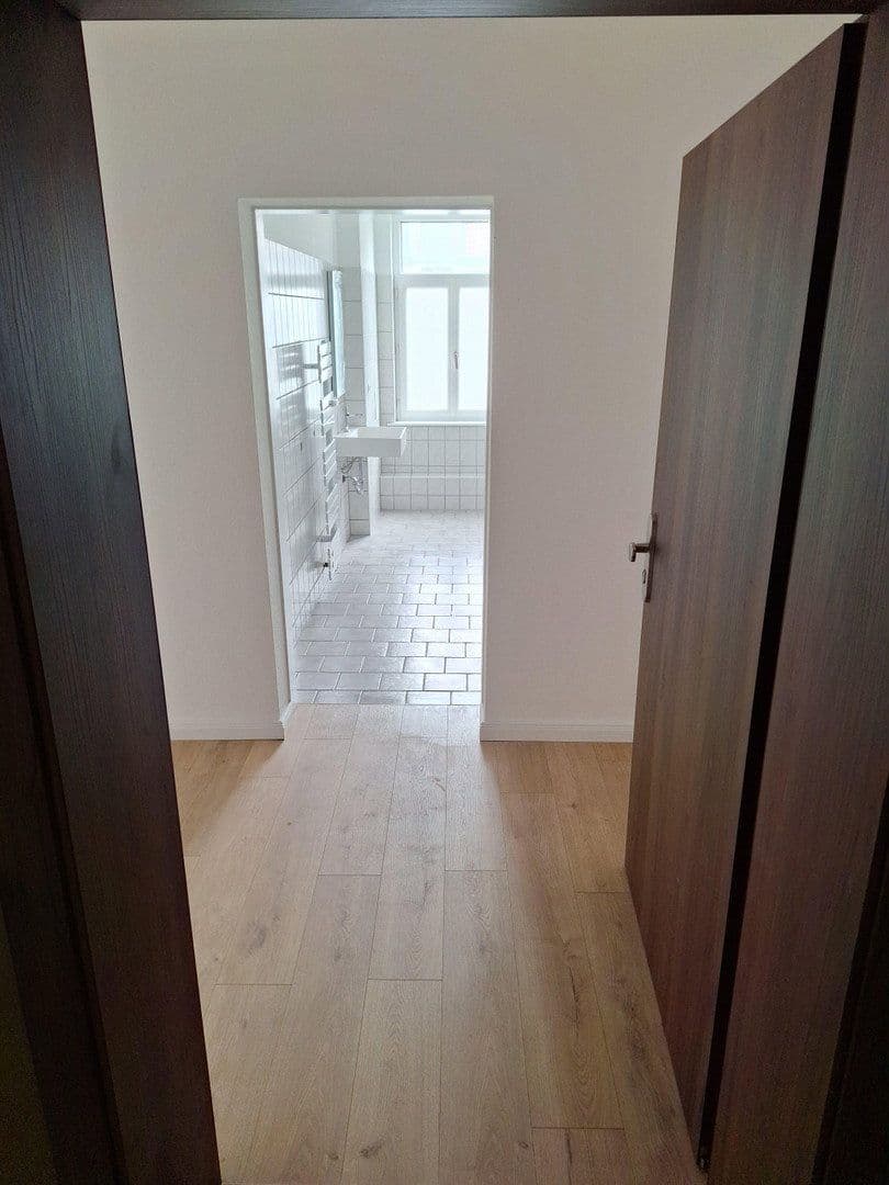 Pronájem bytu 3+1 74 m², Albert-Vollsack-Straße 2, Leipzig, Sasko Pronájem bytu 3+1 74 m², Albert-Vollsack-Straße 2, Leipzig, Sasko