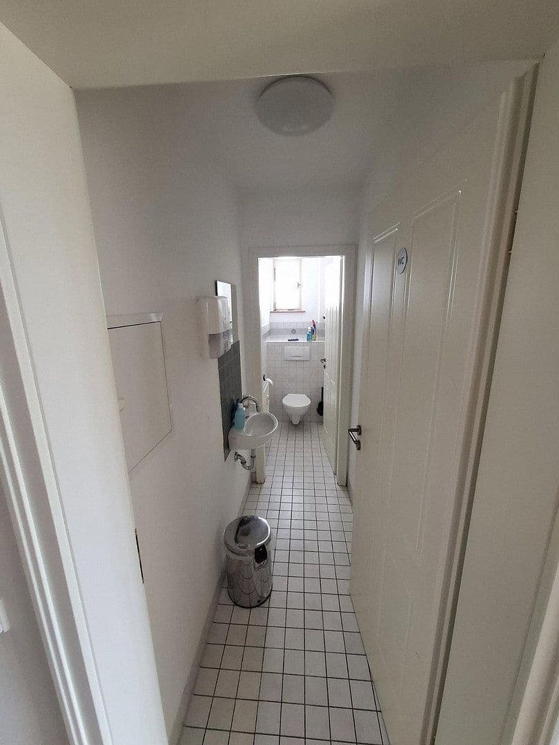 Pronájem kanceláře 95 m², Uhlandstr. 57, Heilbronn, Bádensko-Württembersko Pronájem kanceláře 95 m², Uhlandstr. 57, Heilbronn, Bádensko-Württembersko