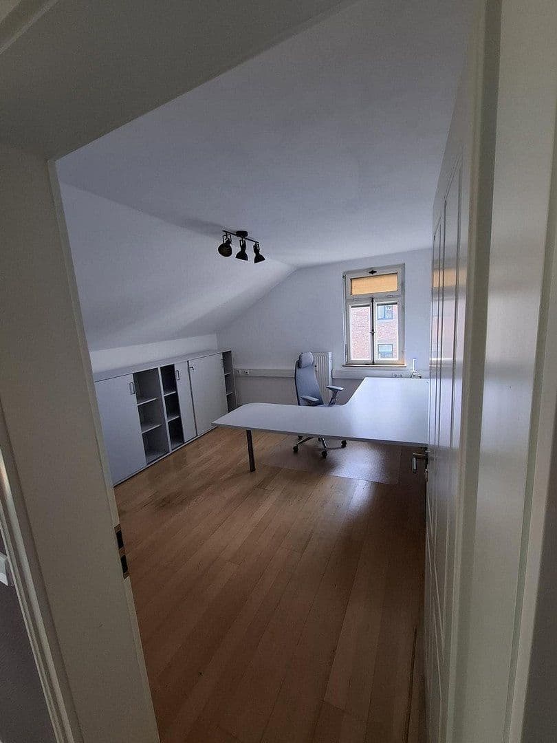 Pronájem kanceláře 95 m², Uhlandstr. 57, Heilbronn, Bádensko-Württembersko Pronájem kanceláře 95 m², Uhlandstr. 57, Heilbronn, Bádensko-Württembersko
