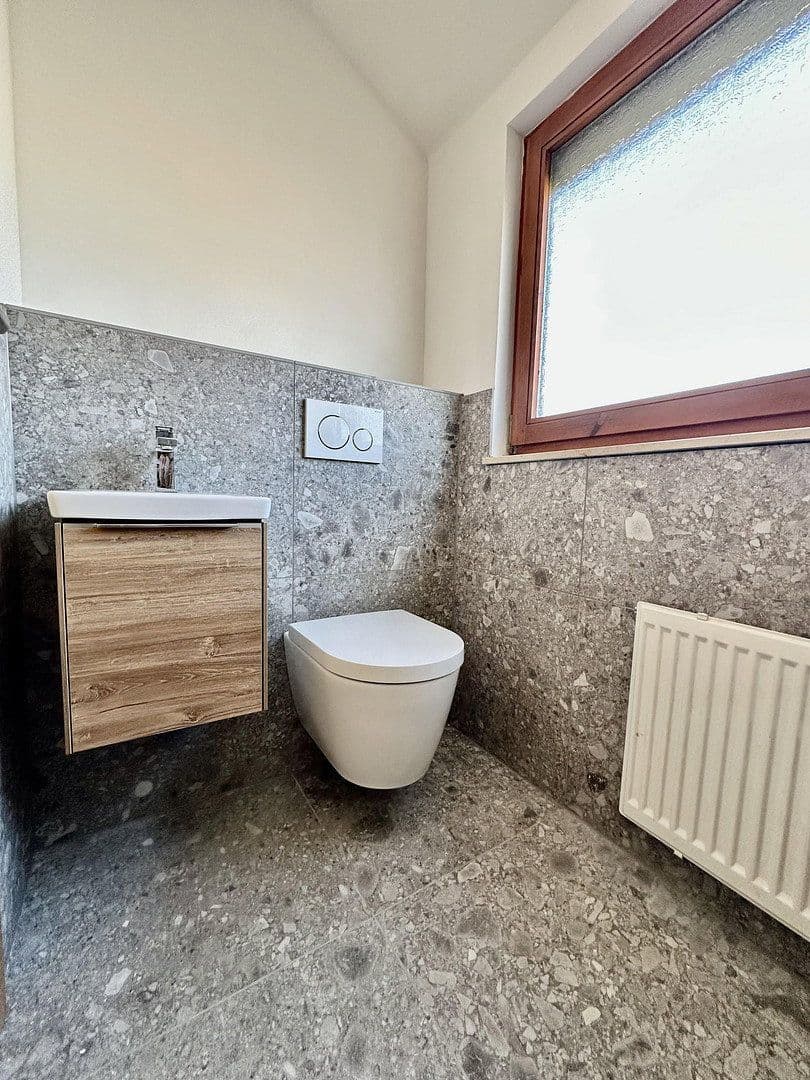 Pronájem bytu 1+kk 91 m², Aichtal, Bádensko-Württembersko Pronájem bytu 1+kk 91 m², Aichtal, Bádensko-Württembersko