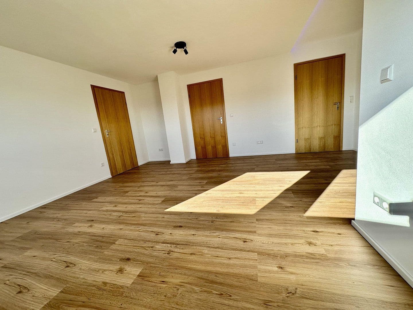 Pronájem bytu 1+kk 91 m², Aichtal, Bádensko-Württembersko Pronájem bytu 1+kk 91 m², Aichtal, Bádensko-Württembersko