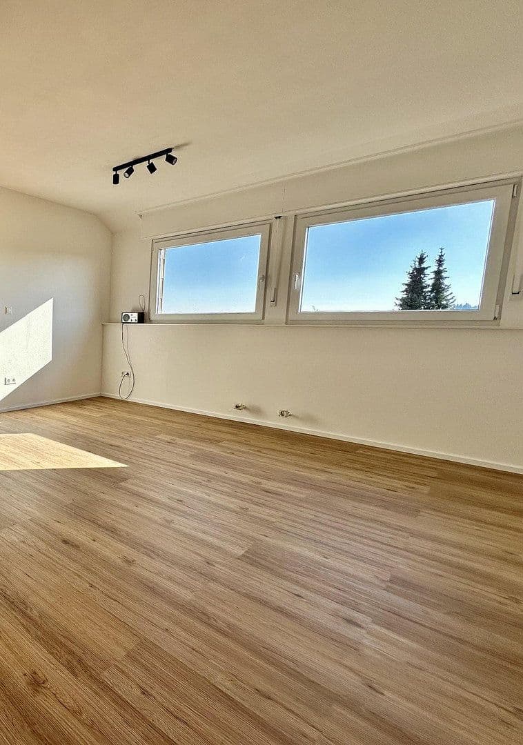 Pronájem bytu 1+kk 91 m², Aichtal, Bádensko-Württembersko Pronájem bytu 1+kk 91 m², Aichtal, Bádensko-Württembersko