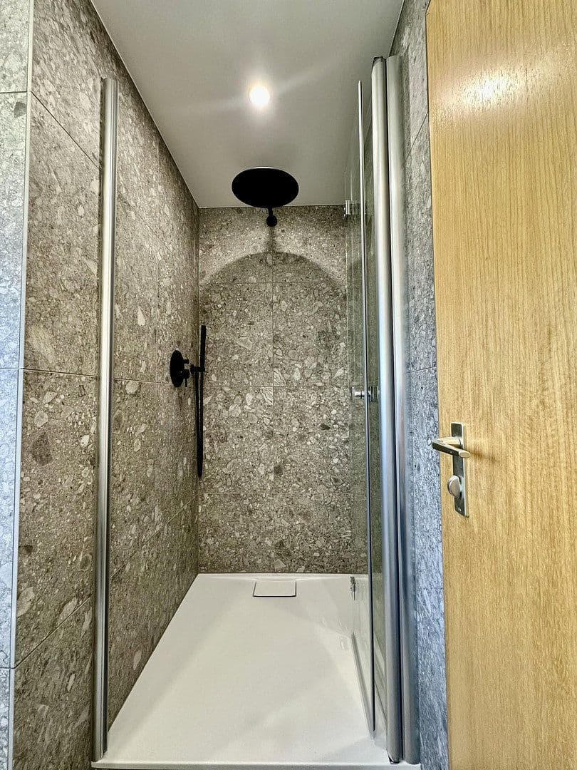 Pronájem bytu 1+kk 91 m², Aichtal, Bádensko-Württembersko Pronájem bytu 1+kk 91 m², Aichtal, Bádensko-Württembersko