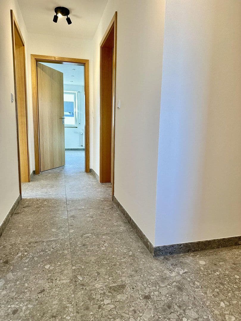 Pronájem bytu 1+kk 91 m², Aichtal, Bádensko-Württembersko Pronájem bytu 1+kk 91 m², Aichtal, Bádensko-Württembersko