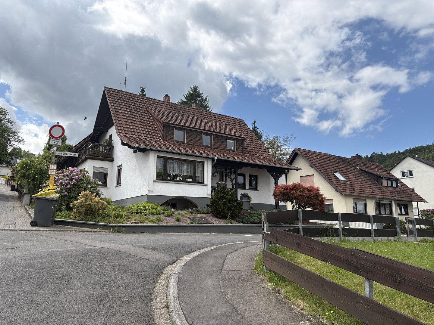 Prodej domu 196 m², pozemek 742 m², Bad Soden-Salmünster, Hessen Prodej domu 196 m², pozemek 742 m², Bad Soden-Salmünster, Hessen