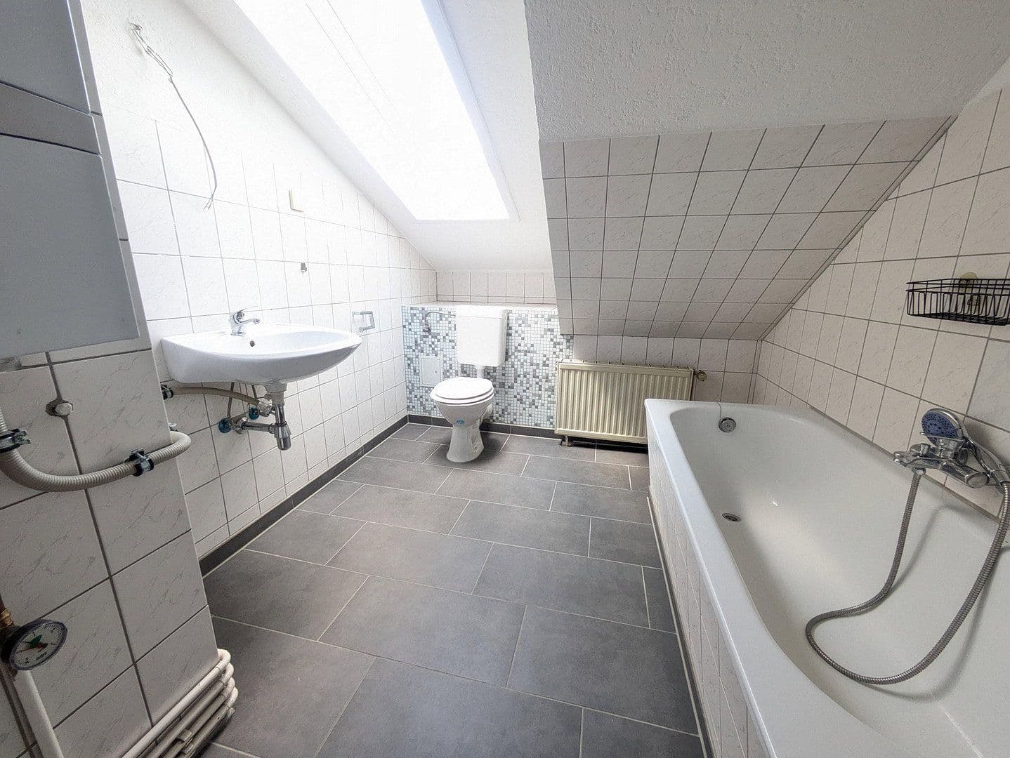 Pronájem bytu 1+1 39 m², Triftstr. 29, Halle, Sasko-Anhaltsko Pronájem bytu 1+1 39 m², Triftstr. 29, Halle, Sasko-Anhaltsko
