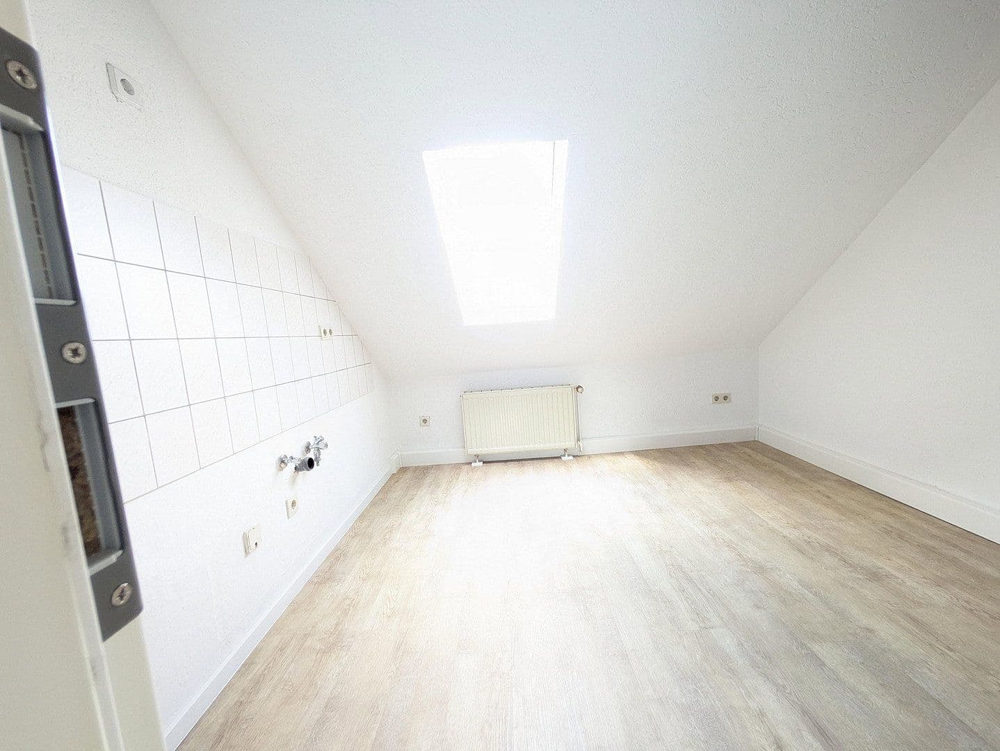 Pronájem bytu 1+1 39 m², Triftstr. 29, Halle, Sasko-Anhaltsko Pronájem bytu 1+1 39 m², Triftstr. 29, Halle, Sasko-Anhaltsko