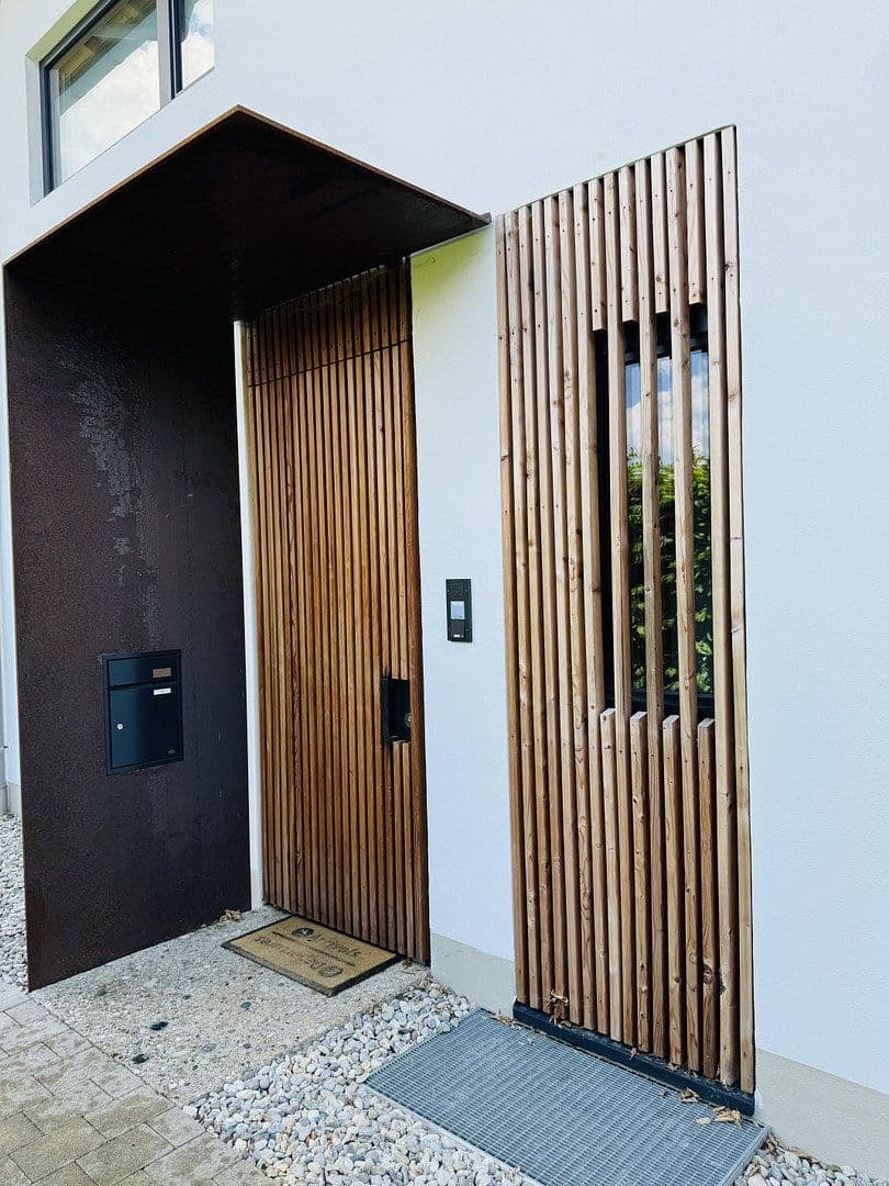 Pronájem domu 150 m², pozemek 160 m², Rosenheimer Str. 72b, Branneburg, Bavorsko Pronájem domu 150 m², pozemek 160 m², Rosenheimer Str. 72b, Branneburg, Bavorsko