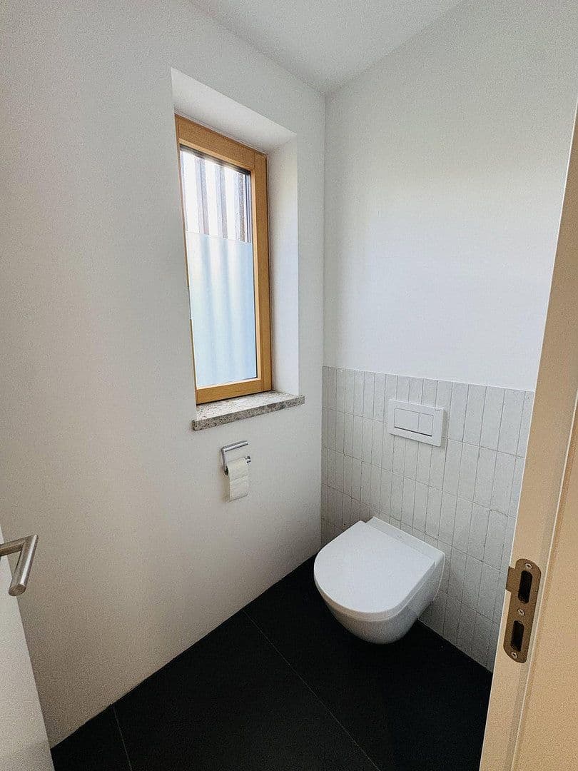 Pronájem domu 150 m², pozemek 160 m², Rosenheimer Str. 72b, Branneburg, Bavorsko Pronájem domu 150 m², pozemek 160 m², Rosenheimer Str. 72b, Branneburg, Bavorsko