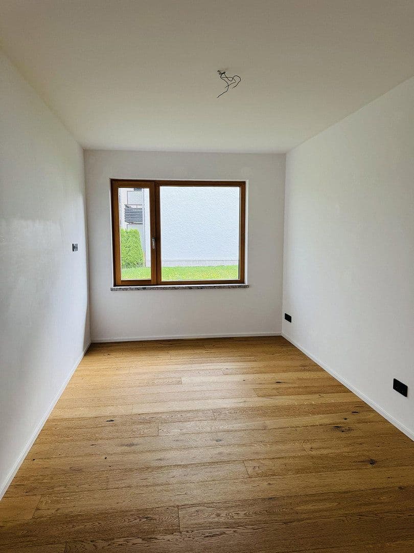 Pronájem domu 150 m², pozemek 160 m², Rosenheimer Str. 72b, Branneburg, Bavorsko Pronájem domu 150 m², pozemek 160 m², Rosenheimer Str. 72b, Branneburg, Bavorsko