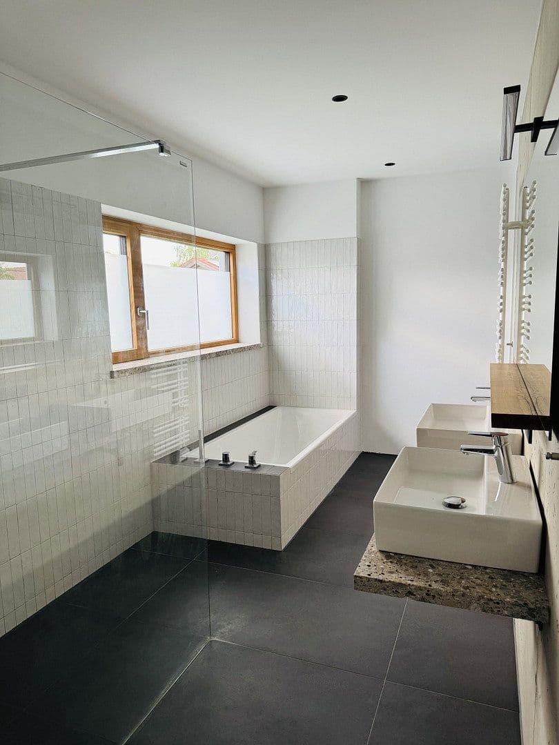 Pronájem domu 150 m², pozemek 160 m², Rosenheimer Str. 72b, Branneburg, Bavorsko Pronájem domu 150 m², pozemek 160 m², Rosenheimer Str. 72b, Branneburg, Bavorsko