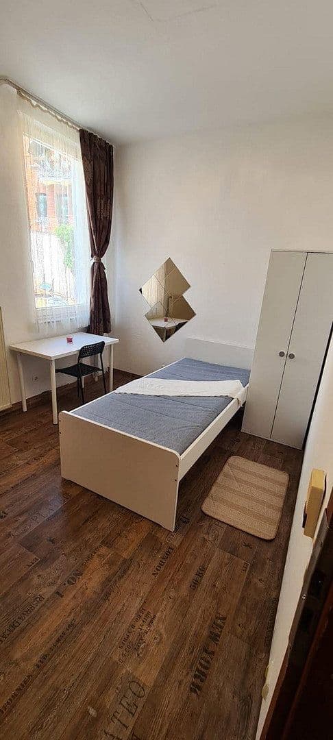 Pronájem bytu 1+1 20 m², Stubenlohstr. 6, Erlangen, Bavorsko Pronájem bytu 1+1 20 m², Stubenlohstr. 6, Erlangen, Bavorsko