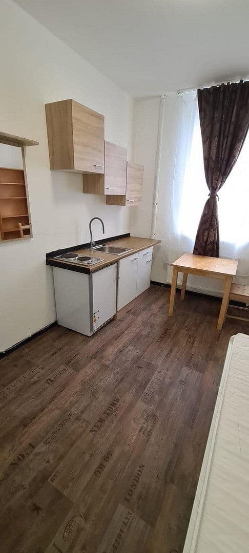 Pronájem bytu 1+1 20 m², Stubenlohstr. 6, Erlangen, Bavorsko Pronájem bytu 1+1 20 m², Stubenlohstr. 6, Erlangen, Bavorsko