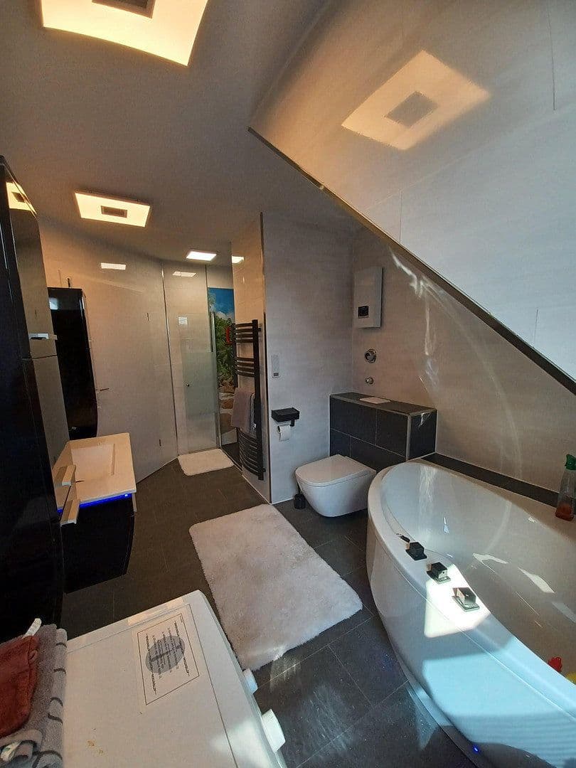 Prodej bytu 2+kk 84 m², Schützenstrasse 41, Wachtberg, Severní Porýní-Vestfálsko Prodej bytu 2+kk 84 m², Schützenstrasse 41, Wachtberg, Severní Porýní-Vestfálsko