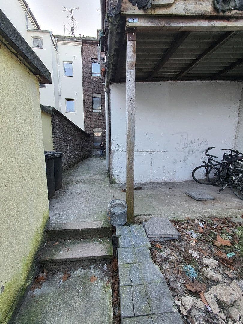 Prodej domu 315 m², pozemek 300 m², Kölnerstraße 186, Krefeld, Severní Porýní-Vestfálsko Prodej domu 315 m², pozemek 300 m², Kölnerstraße 186, Krefeld, Severní Porýní-Vestfálsko