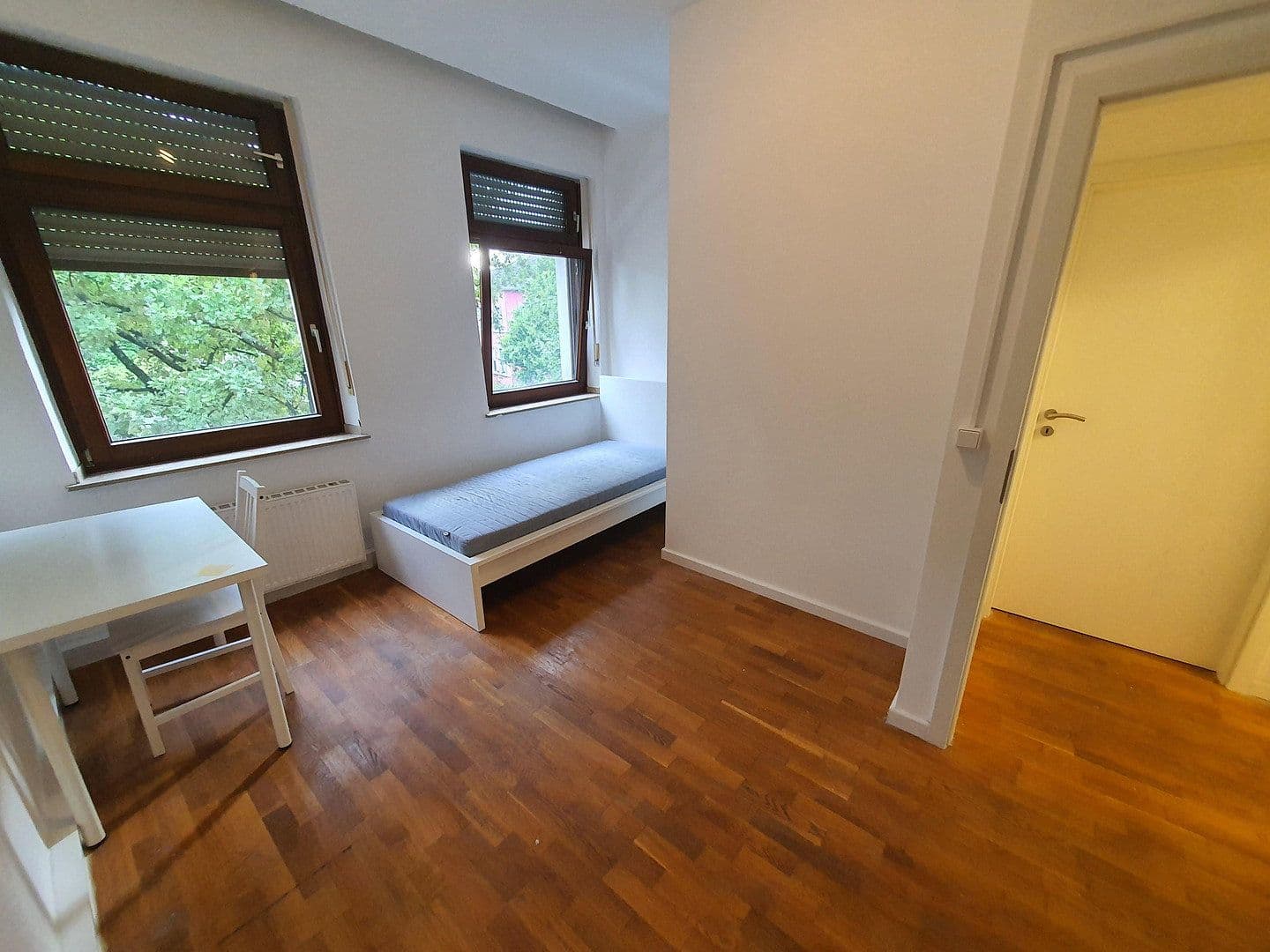 Prodej domu 315 m², pozemek 300 m², Kölnerstraße 186, Krefeld, Severní Porýní-Vestfálsko Prodej domu 315 m², pozemek 300 m², Kölnerstraße 186, Krefeld, Severní Porýní-Vestfálsko