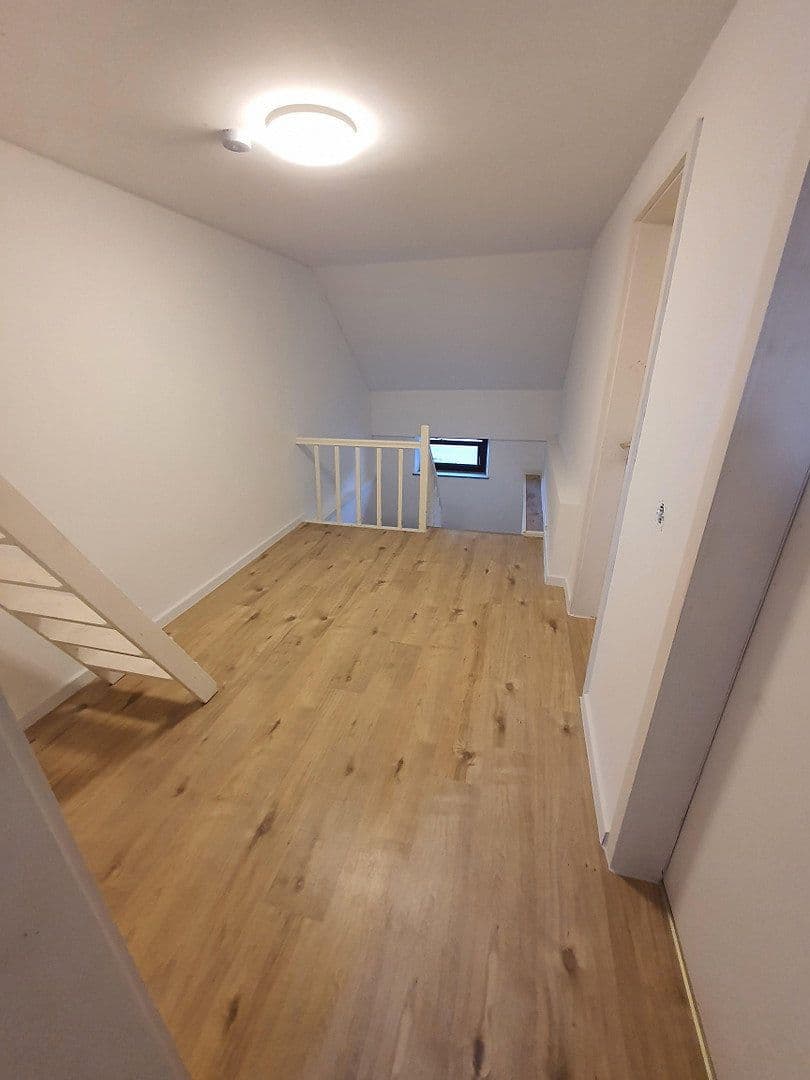 Prodej domu 315 m², pozemek 300 m², Kölnerstraße 186, Krefeld, Severní Porýní-Vestfálsko Prodej domu 315 m², pozemek 300 m², Kölnerstraße 186, Krefeld, Severní Porýní-Vestfálsko