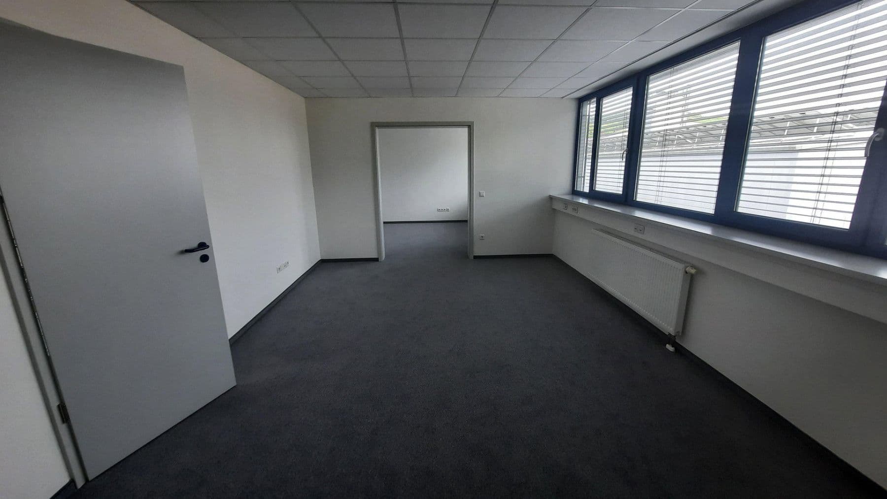 Prodej nebytového prostoru 2.500 m², Igersheim, Bádensko-Württembersko Prodej nebytového prostoru 2.500 m², Igersheim, Bádensko-Württembersko